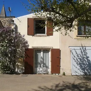  Hébergement de vacances Maison Sous Les Platanes